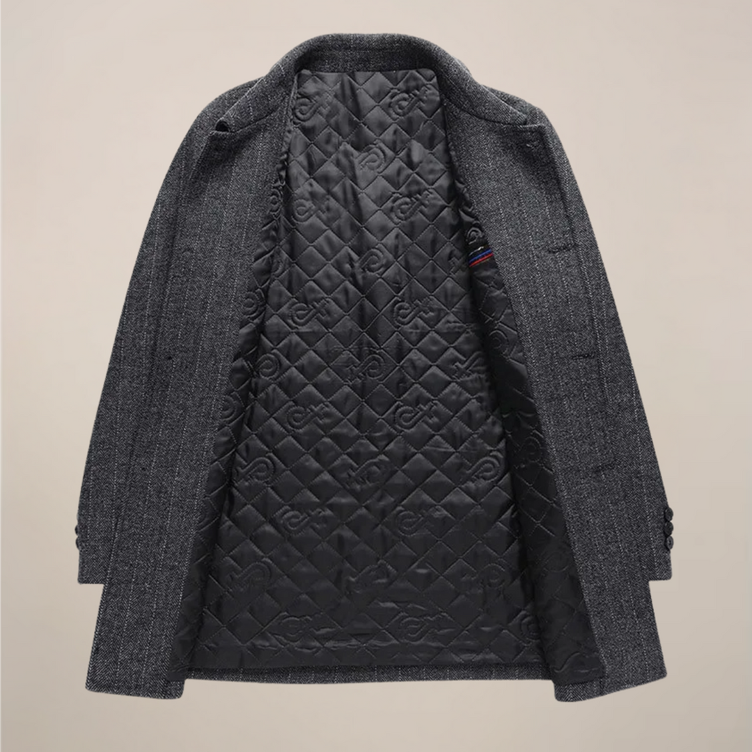 Stylish men's herringbone overcoat with point collar, perfect for versatile autumn and winter fashion.