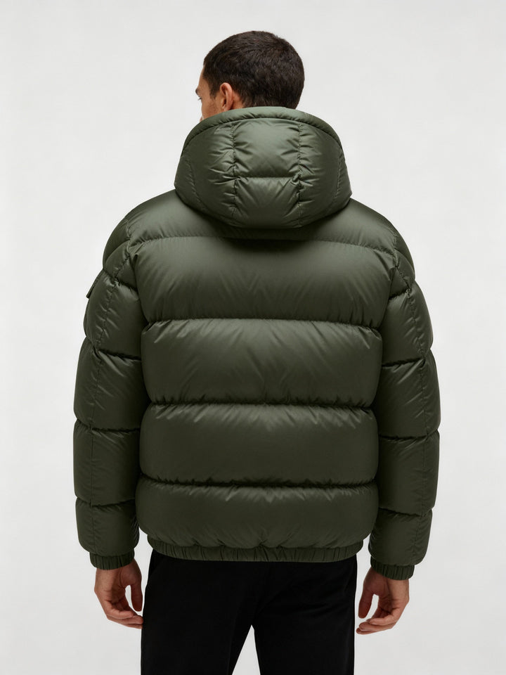 Warm men's puffer jacket with hood, ideal winter coat for cold weather & casual outdoor activities.