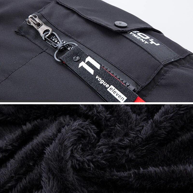 Stylish men's hooded winter parka with insulation, ideal for extreme cold. Durable outer shell provides ultimate protection.