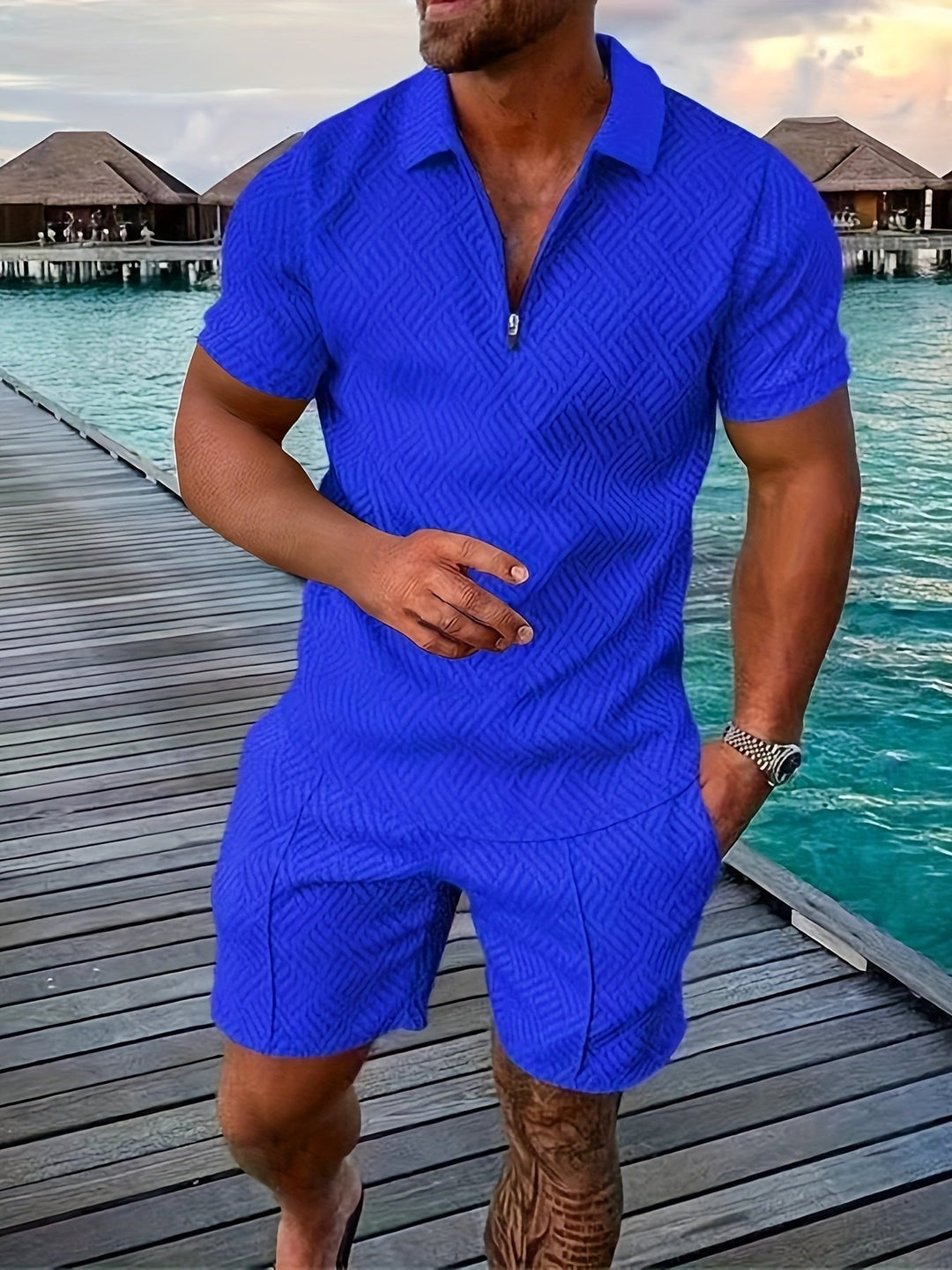 Men's jacquard shirt & shorts set in a stylish pattern, perfect for effortless summer fashion & casual wear.