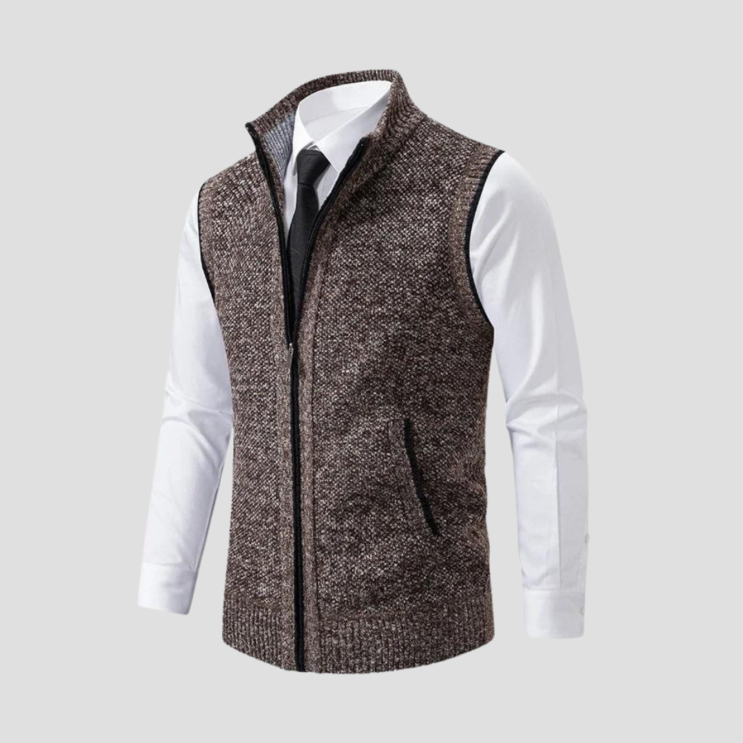 Detail view: Men's full-zip knitted gilet, showcasing soft fabric & classic style for menswear.