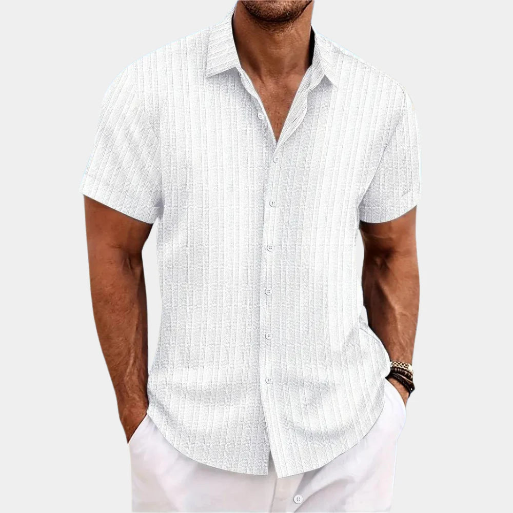 Men's summer button-up shirt, offering a regular fit & breathable design for warm weather.