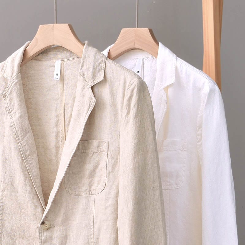 Men's casual lightweight blazer with a notched lapel, offering an effortless, versatile style for spring and summer fashion.