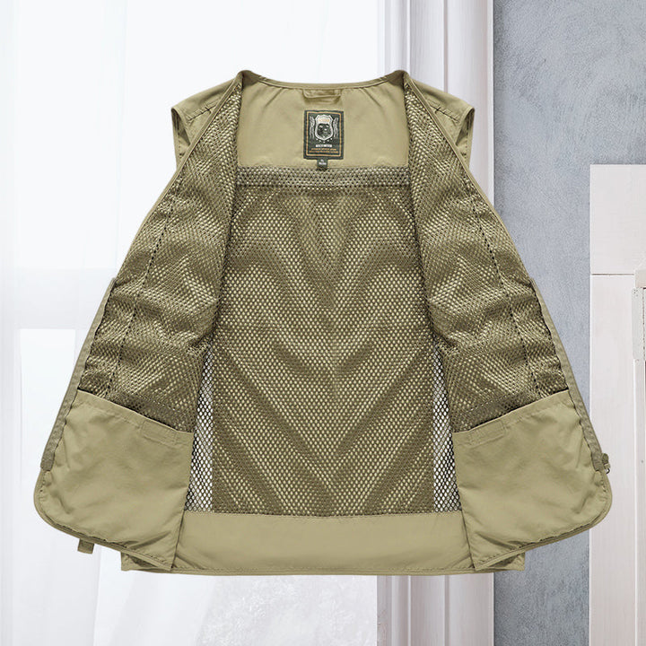 Men's outdoor fishing vest. Lightweight, quick-dry fabric, many pockets for essential gear.