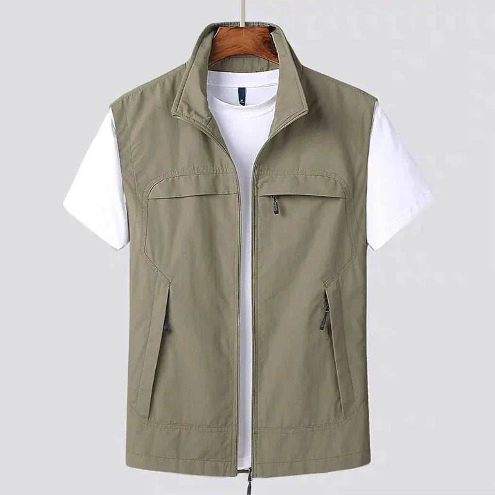 Stylish men's lightweight outdoor zip vest. Practical multi-pockets for essentials. Ideal for hiking, travel & daily wear.