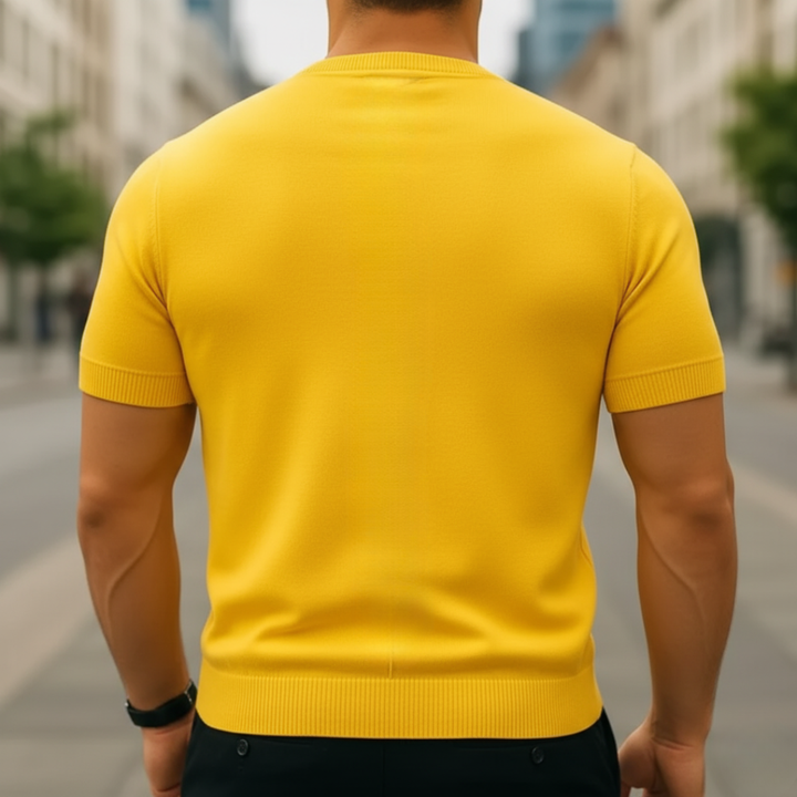 Comfortable men's slim-fit short sleeve knit sweater with a classic crew neck. Ideal for versatile casual styles.