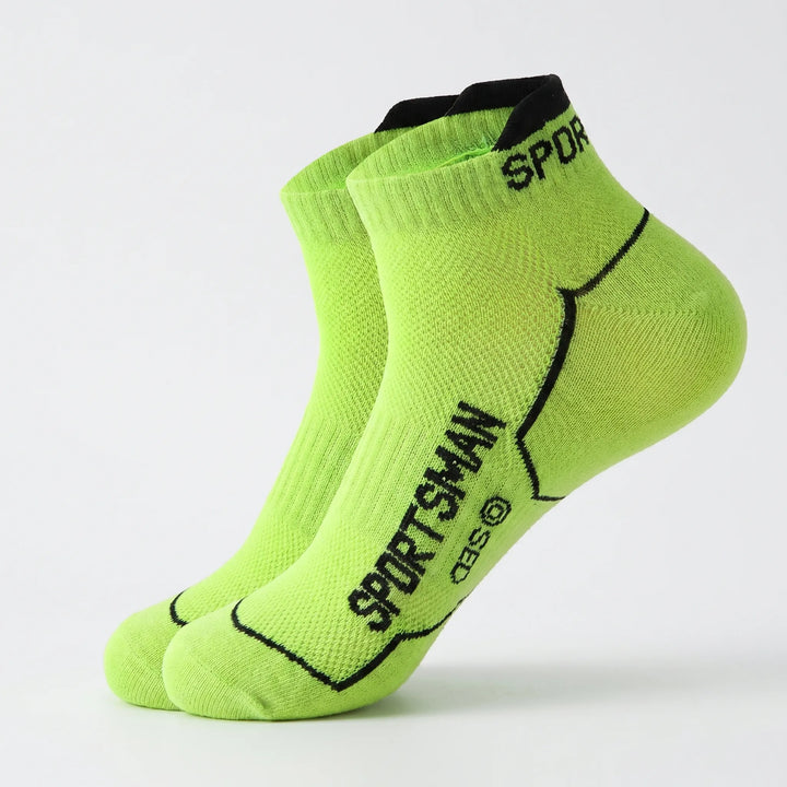 Durable men's low-cut sports socks, breathable ankle style, 6 pairs for running & gym use.