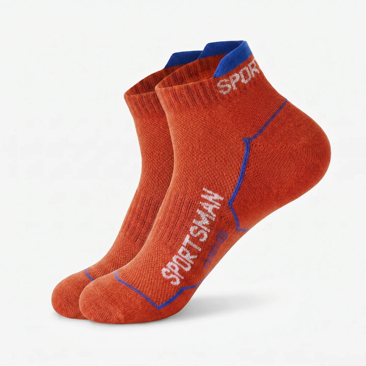 Men's low-cut running socks, breathable and cushioned, designed for peak athletic performance.