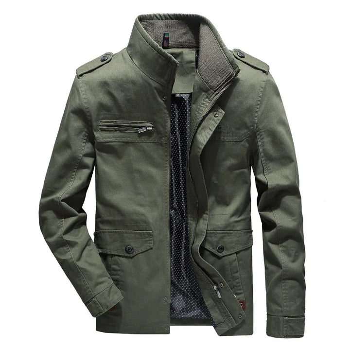 Durable multi-pocket men's cargo jacket, ideal for casual autumn and spring outings, combining utility and style.