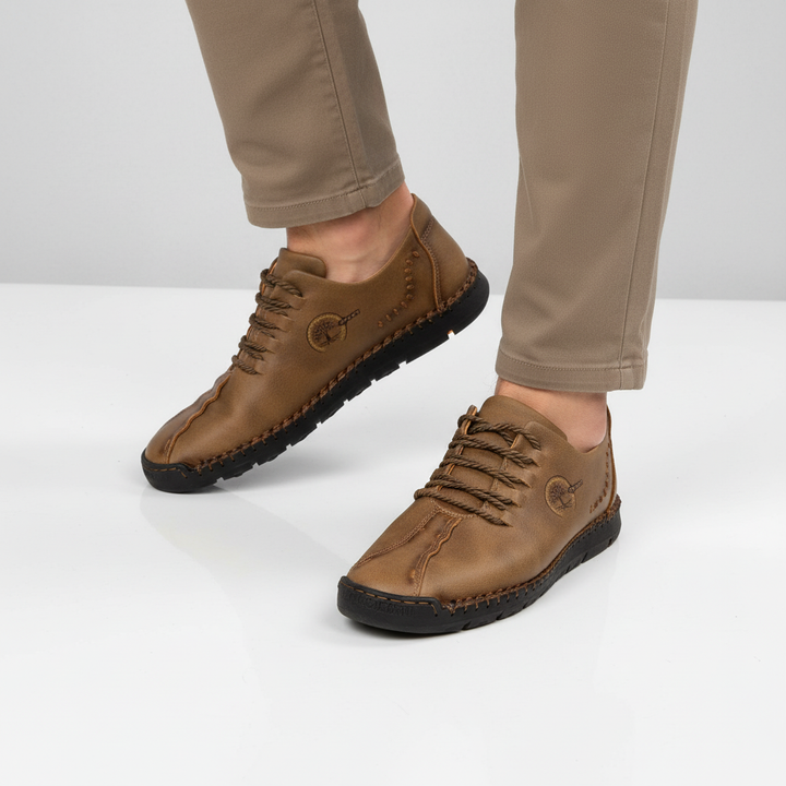 Walk with comfort in these men's orthopedic leather support sneakers.