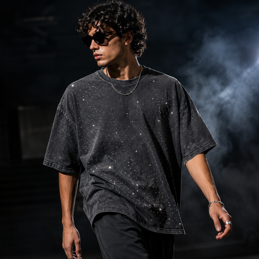 Casual men's short sleeve t-shirt, oversized fit, adorned with eye-catching rhinestones.
