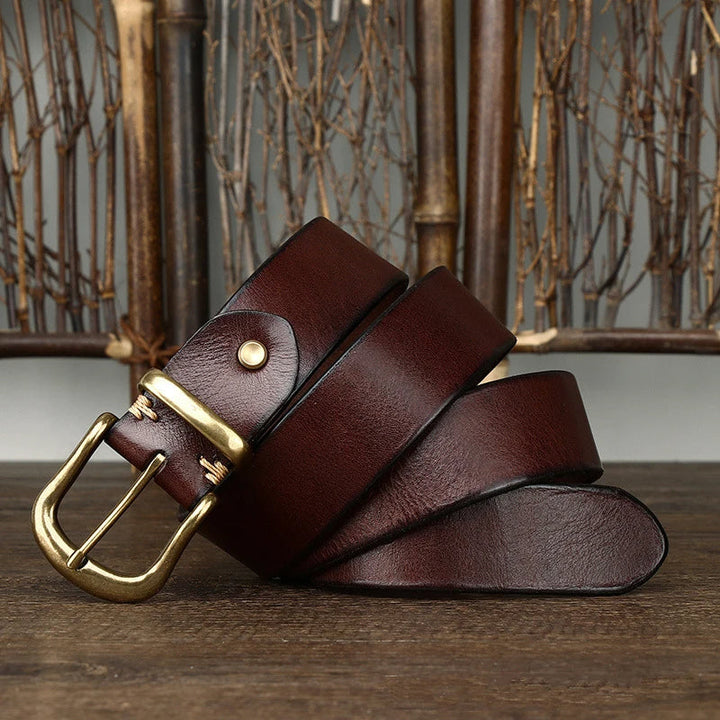 Handcrafted full-grain leather men's belt, a timeless and durable accessory for any outfit.