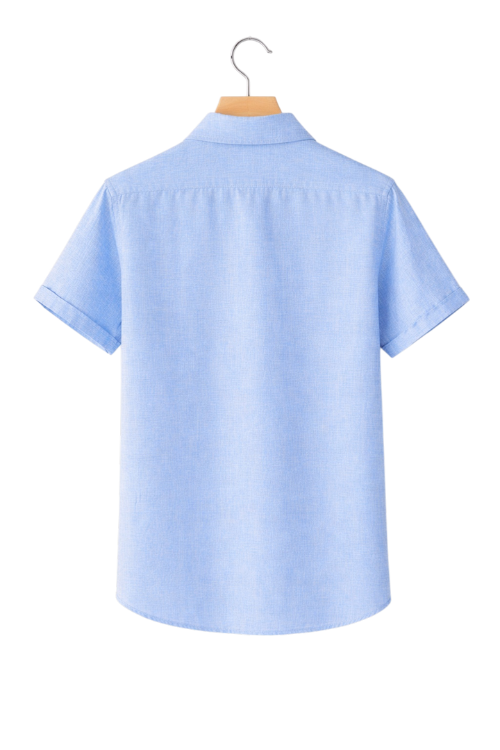 Men's warm-weather button-up shirt, ideal for a relaxed summer day or casual outing. Refined style.