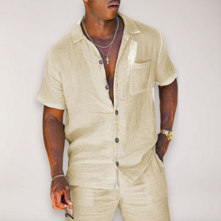 Casual men's summer matching set: relaxed fit shirt & shorts, perfect for vacation, beach, or holiday.