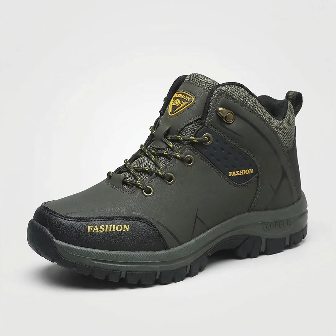 Retro-style men's ankle boots, ideal for trail walking & outdoor work. Comfortable with durable traction.