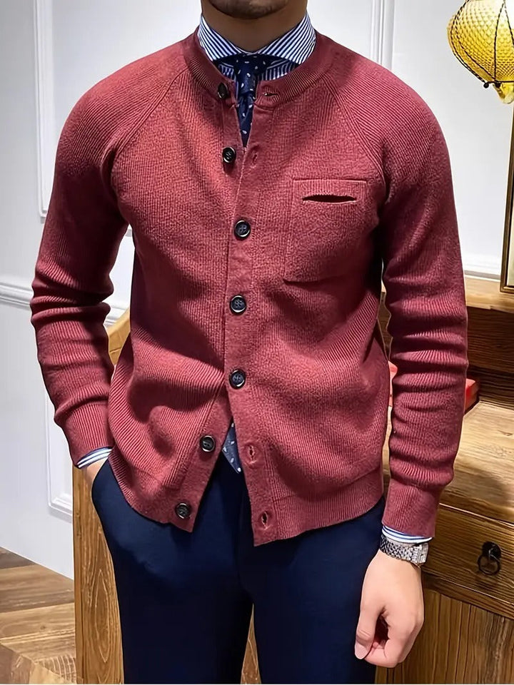 Stylish men's ribbed cardigan, perfect for casual or smart casual outfits. Comfortable long-sleeve layering piece.