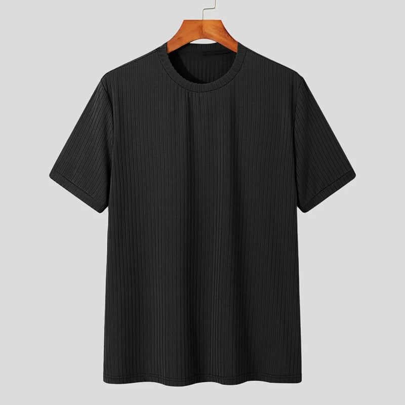 Casual yet smart men's ribbed t-shirt, designed with a sculpted fit and short sleeves for modern comfort.