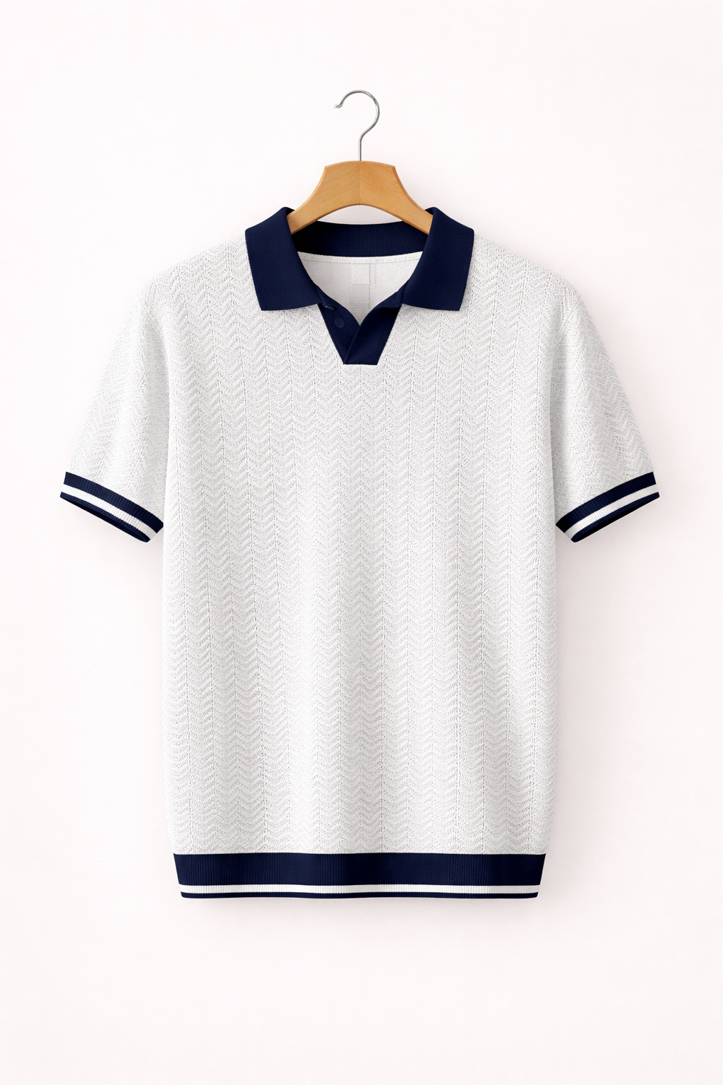 Comfortable men's short sleeve polo, combining everyday wearability with modern fashion appeal.