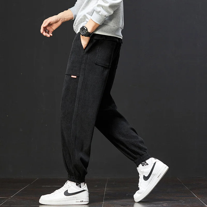 Men's jogger pants with adjustable waist, ideal for athletic wear, loungewear, or everyday style.