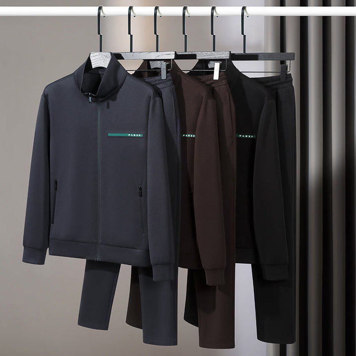 Sporty men's tracksuit, perfect for active lifestyles, gym or running. Comfortable & stylish athletic apparel.