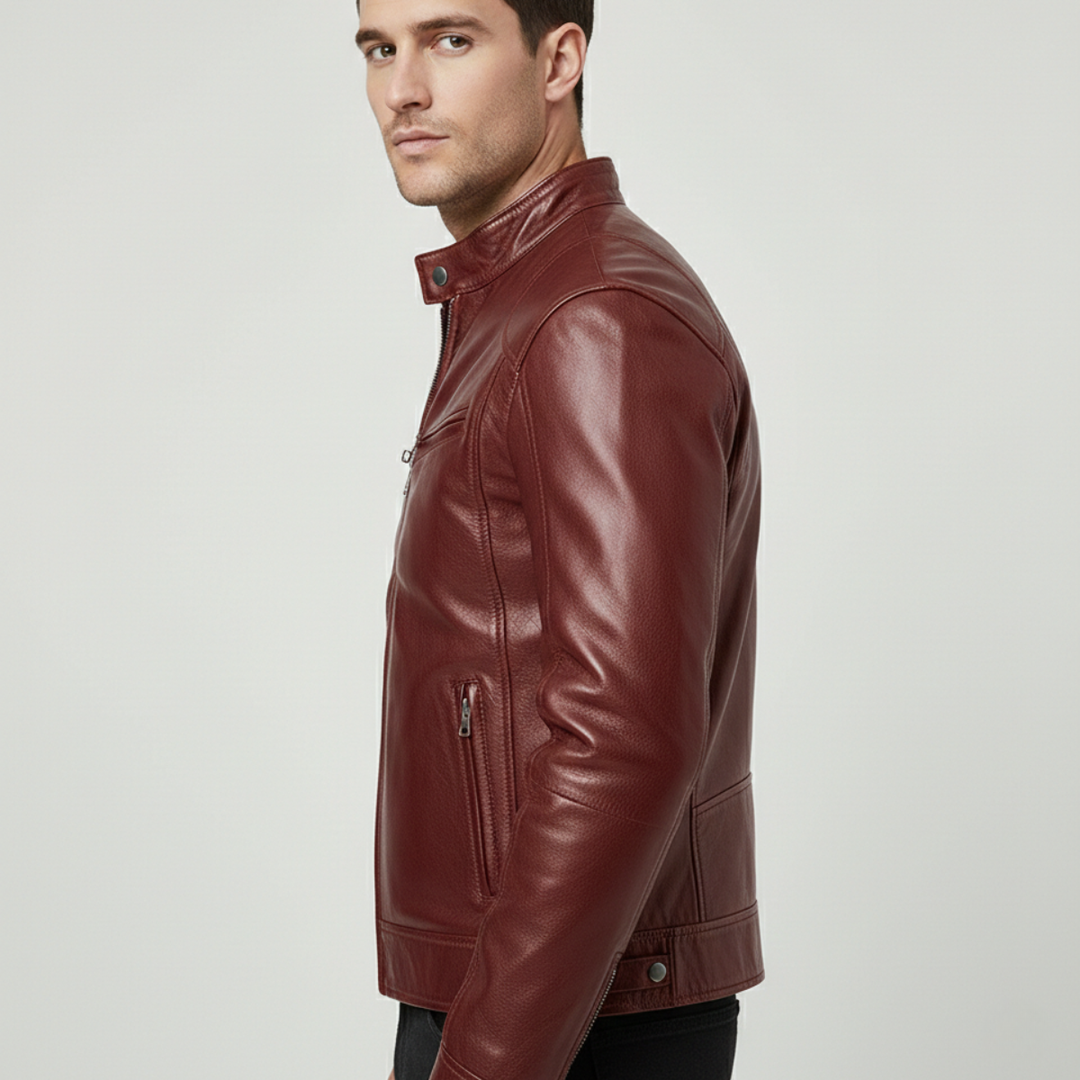 Men's sleek urban jacket in motion, highlighting flexibility and comfort. An essential, versatile piece.