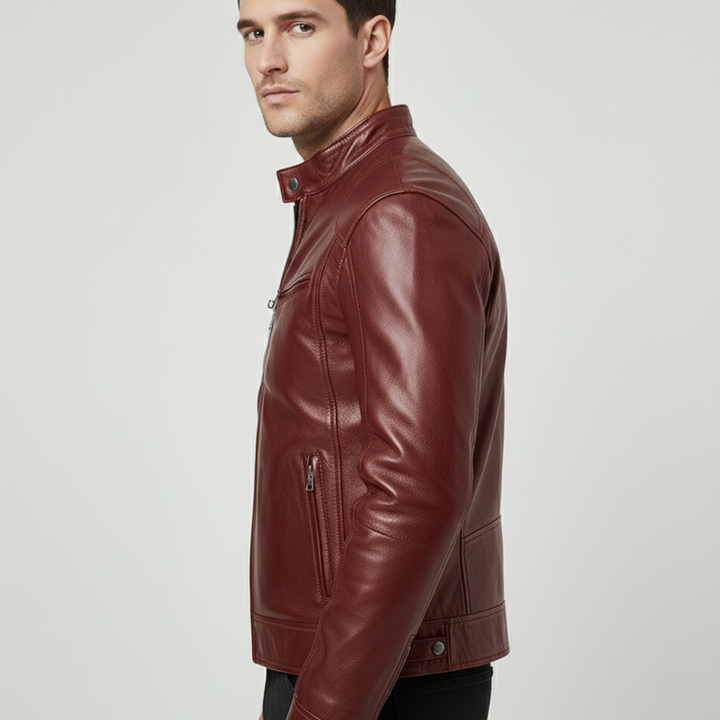 Men's sleek urban jacket in motion, highlighting flexibility and comfort. An essential, versatile piece.