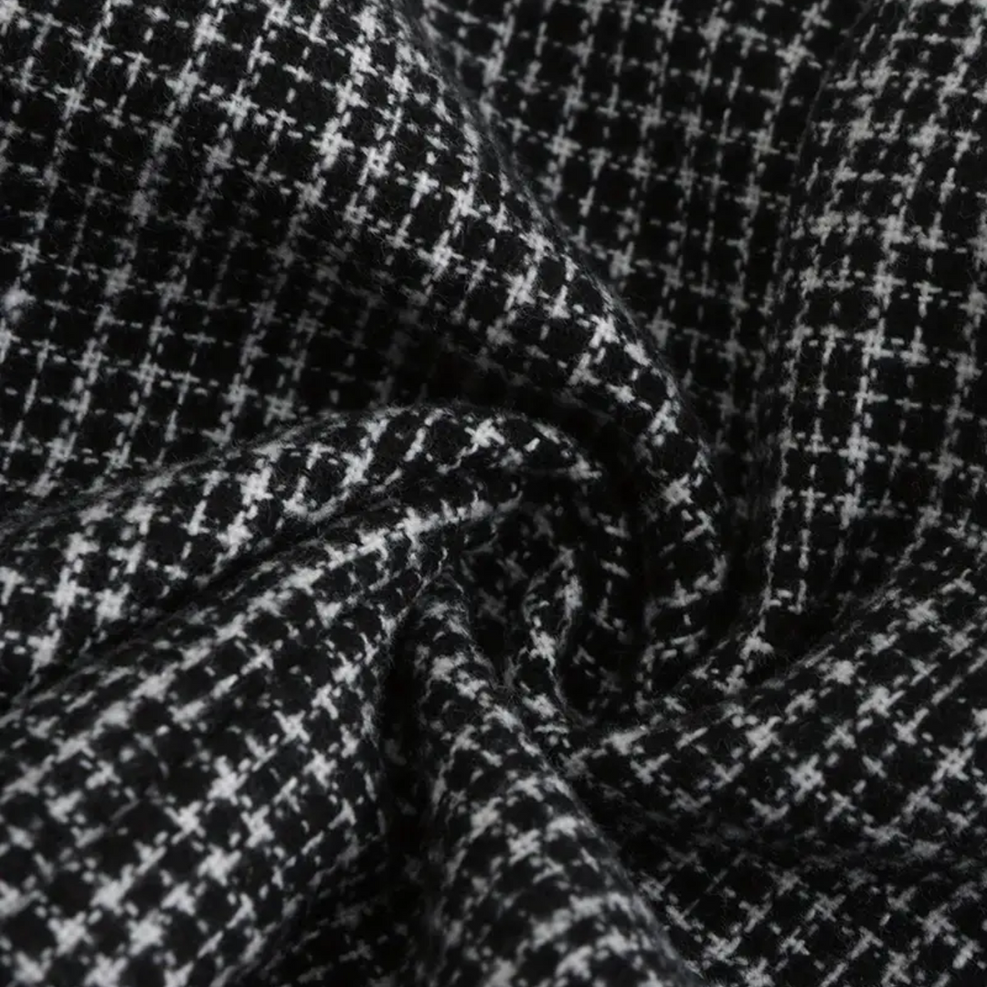 Stylish men's slim fit check blazer, perfect for a modern smart casual look. Elegant spring/fall jacket.
