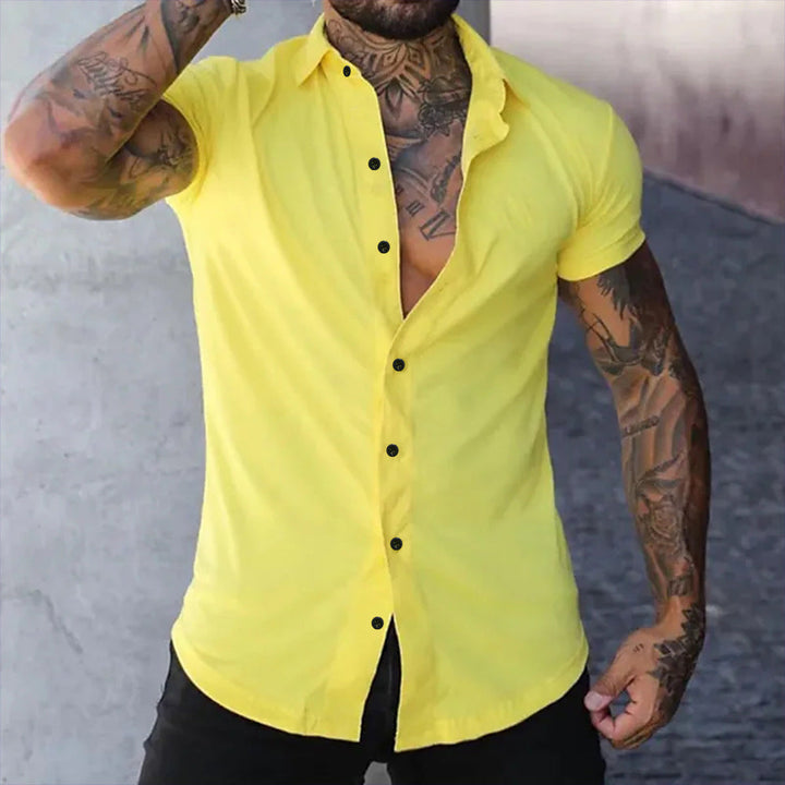 Elegant men's short sleeve casual shirt, featuring a contemporary slim fit & lightweight feel.