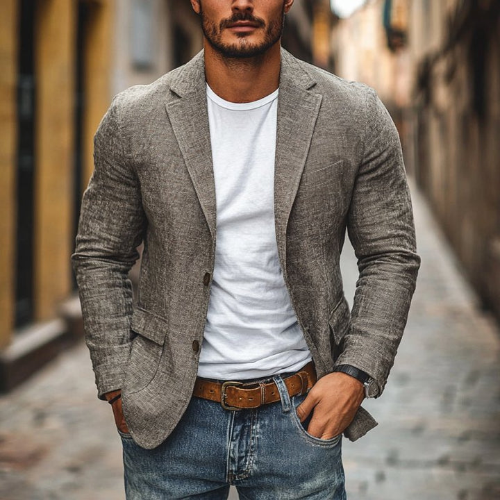 Elegant men's single-breasted slim fit blazer, versatile for various occasions. Modern menswear.