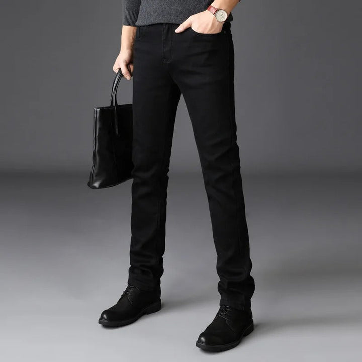 Everyday men's tapered jeans, slim fit, designed for ultimate comfort and flexible movement. Casual style.