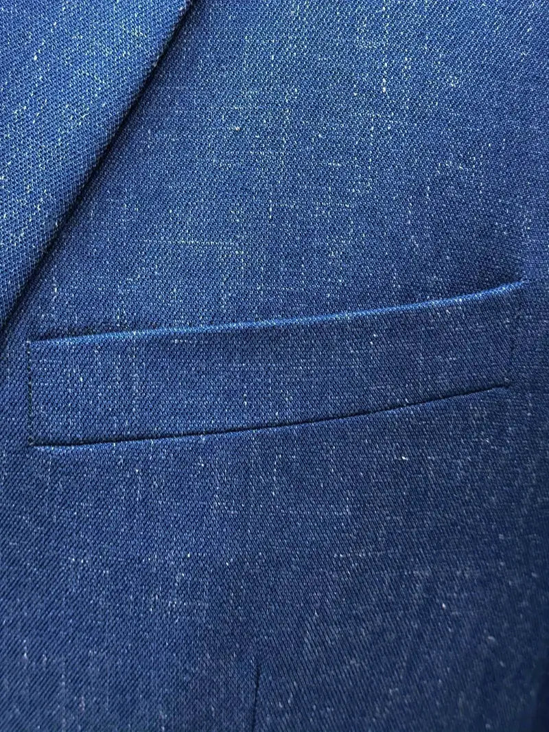 Look sharp in this men's slim fit two-piece suit, including a blazer and professional trousers for events.