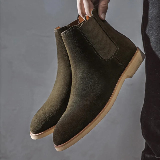Fashionable men's slip-on Chelsea boots, easy wear for a sophisticated look. Comfortable everyday casual boots.