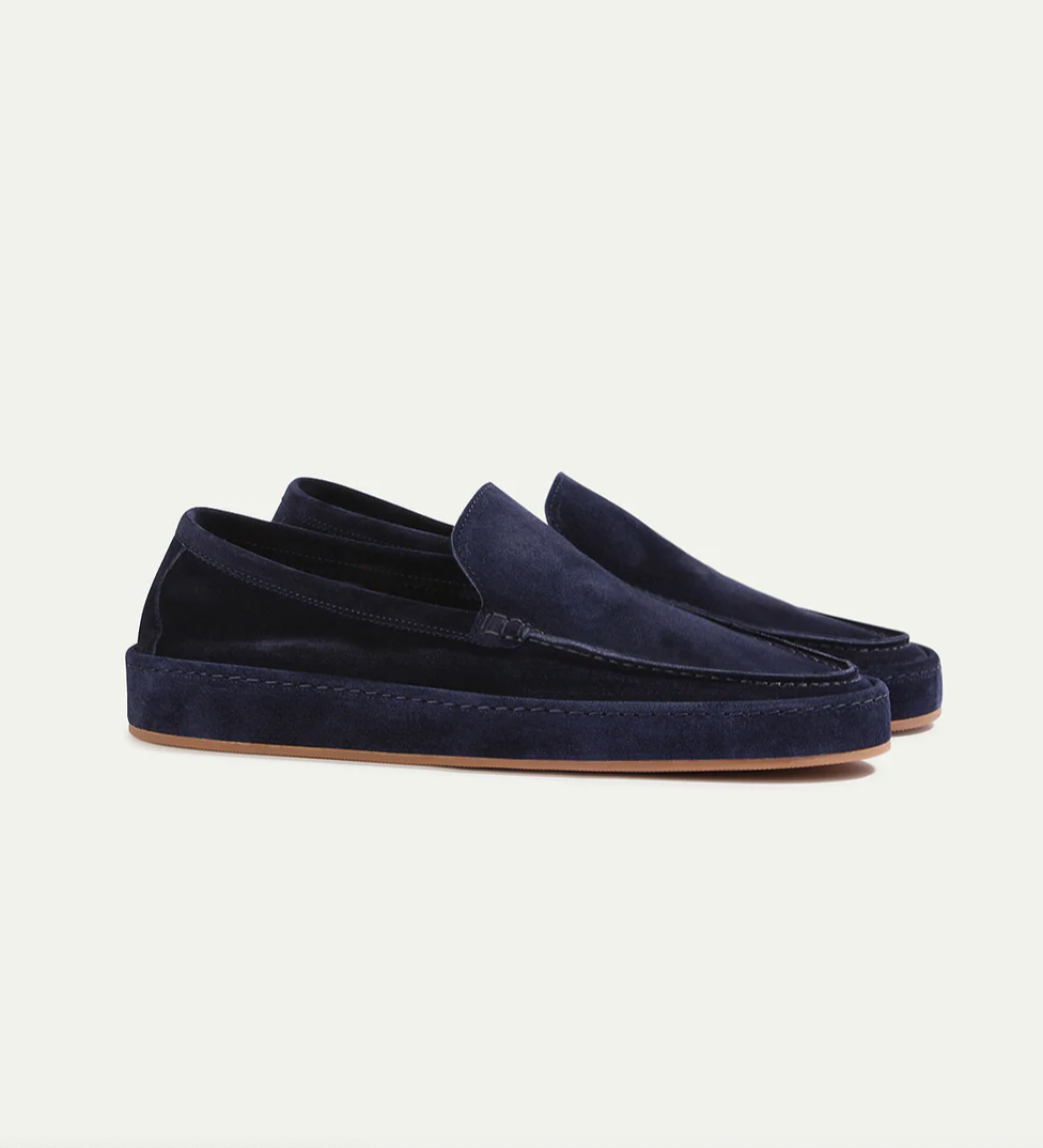 Elegant men's slip-on loafers, ideal for spring/summer casual or dressy occasions. Cushioned comfort.