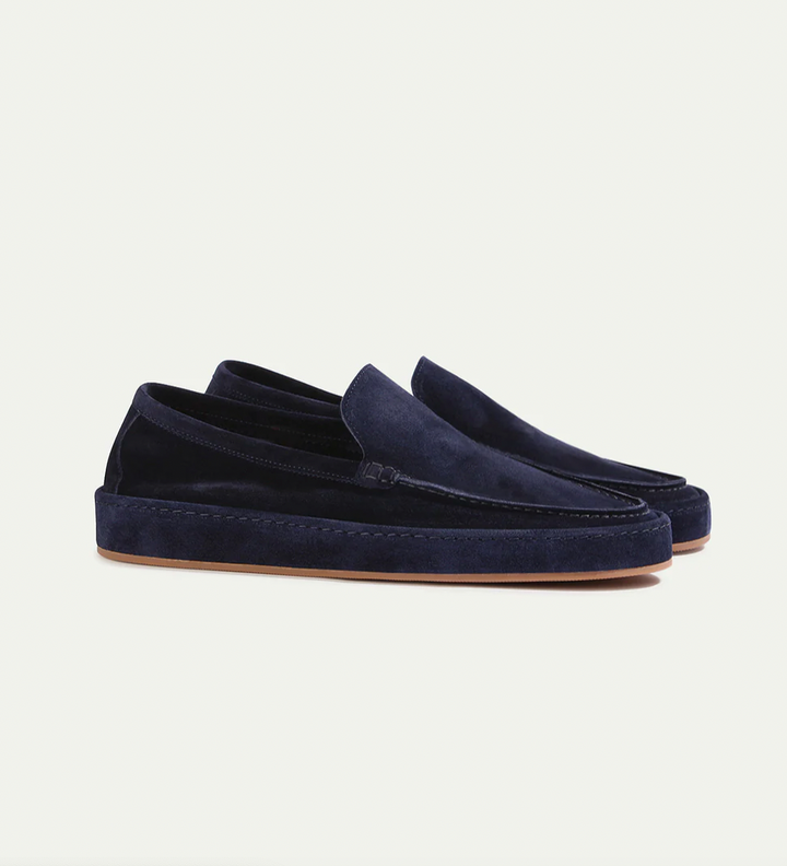 Elegant men's slip-on loafers, ideal for spring/summer casual or dressy occasions. Cushioned comfort.
