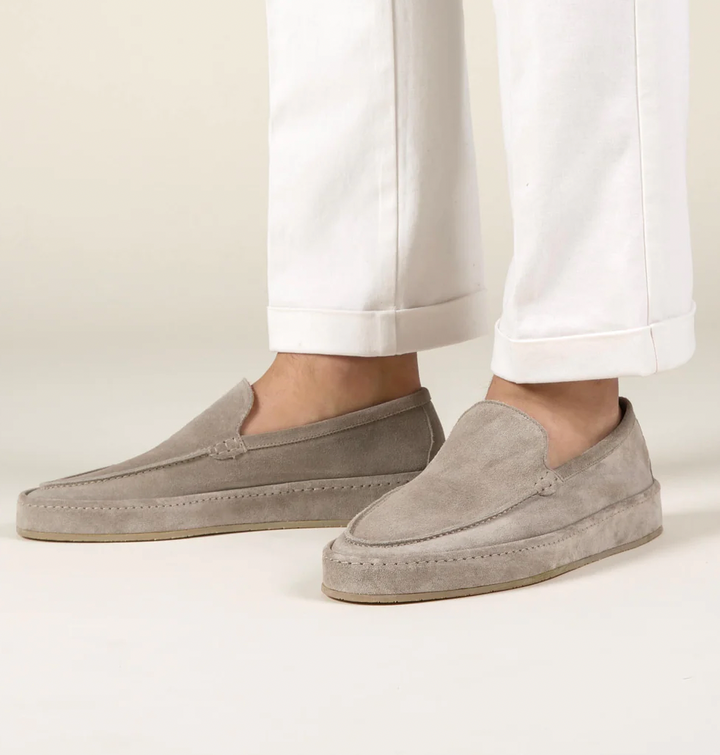 Easy slip-on men's loafers, cushioned for comfort. Stylish casual footwear for spring & summer.