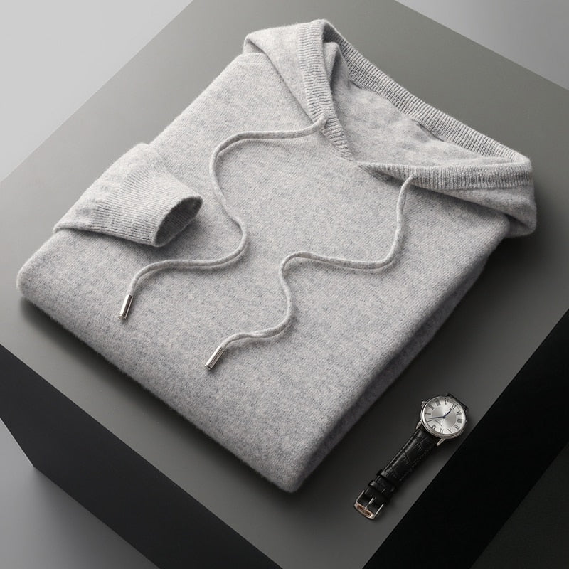 Soft men's apparel: a comfy hooded sweatshirt with long sleeves. Ideal for casual wear, fashion, and loungewear.