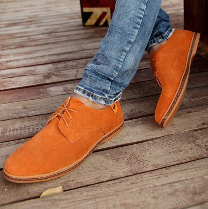 Stylish men's versatile lace-up Derby footwear, combining classic elegance with modern comfort for any outfit.