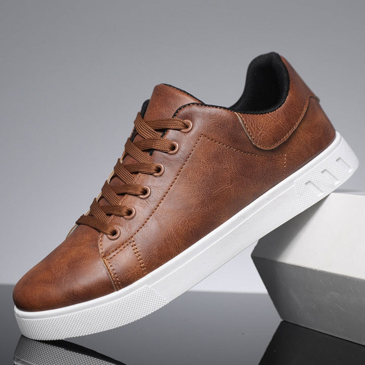 Men's stylish comfort everyday sneakers, versatile low-top design for casual wear.