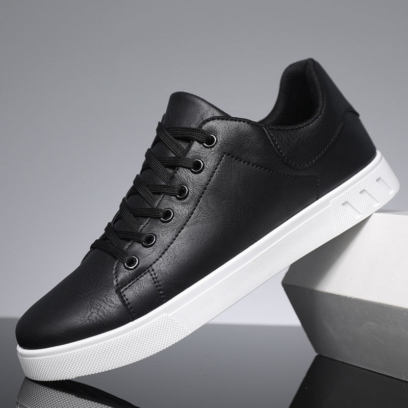 Stylish men's low-top sneakers, casual & versatile for modern fashion.