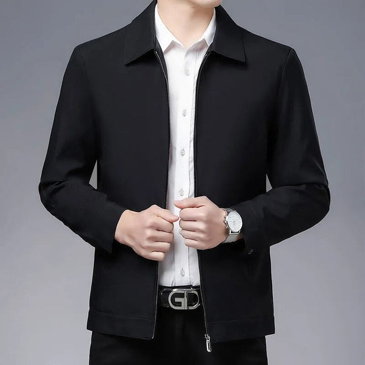 Stylish men's black lightweight jacket, designed for modern fit and versatile everyday use.