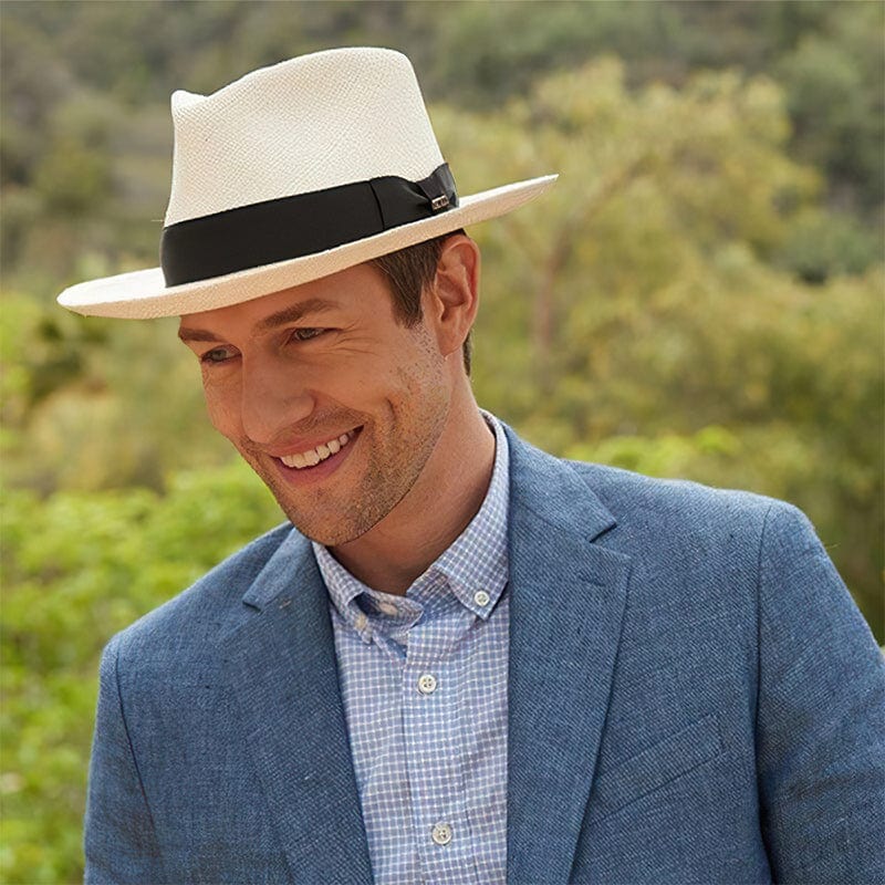 Handmade men's Panama hat, lightweight & breathable. Ideal summer accessory for beach or casual outdoor style.