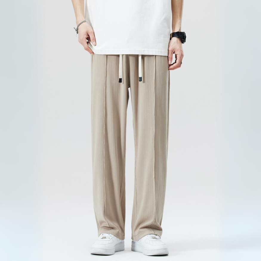 Men's stylish pleated trousers, comfortable fit, perfect for everyday casual or smart casual wear.