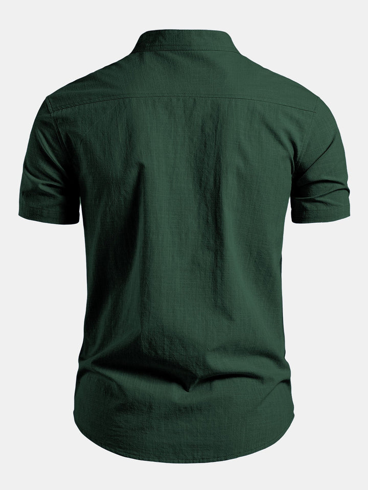 Men's summer shirt, tailored for comfort, featuring a chic mandarin collar and short sleeves.