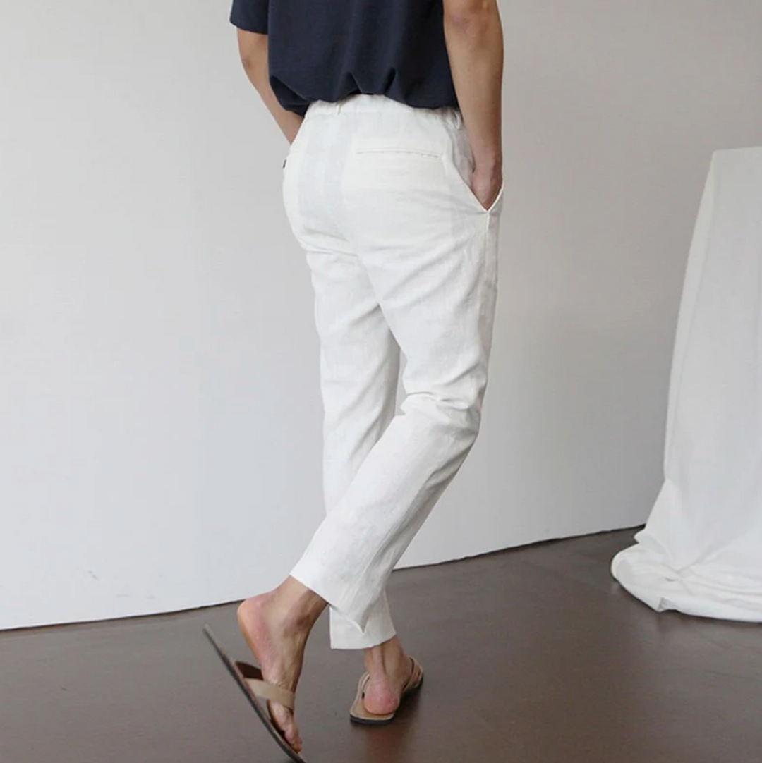 Dark blue men's tailored fit pants, breathable & versatile. Ideal lightweight summer trousers for smart casual style.