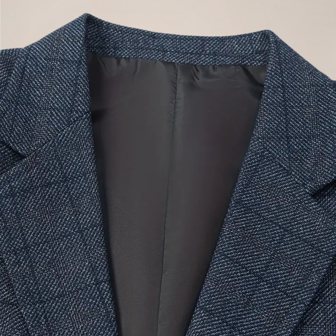 Men's fashion plaid blazer, a modern tailored check jacket for a sharp, smart casual or formal look.