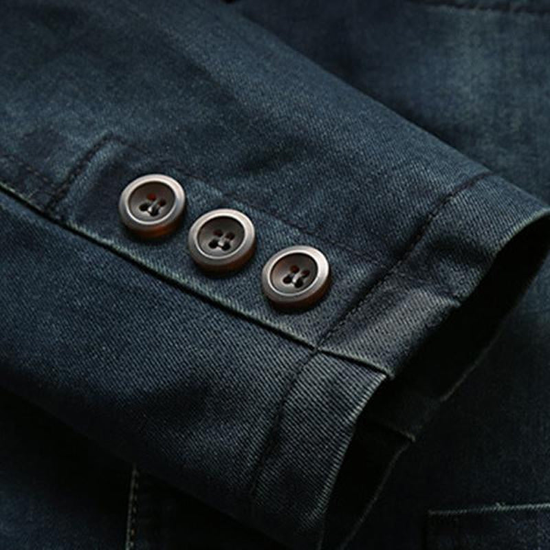Men's smart casual blazer with tailored design & functional pockets, suitable for work or relaxed occasions.