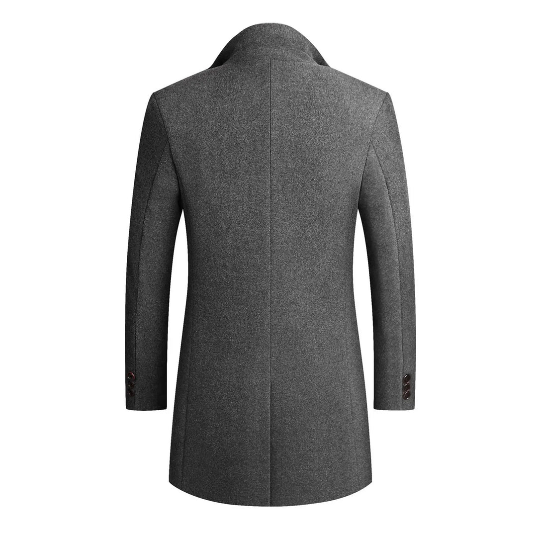 Elegant men's trench coat, tailored for business attire & formal events. Stylish fall & winter outerwear.