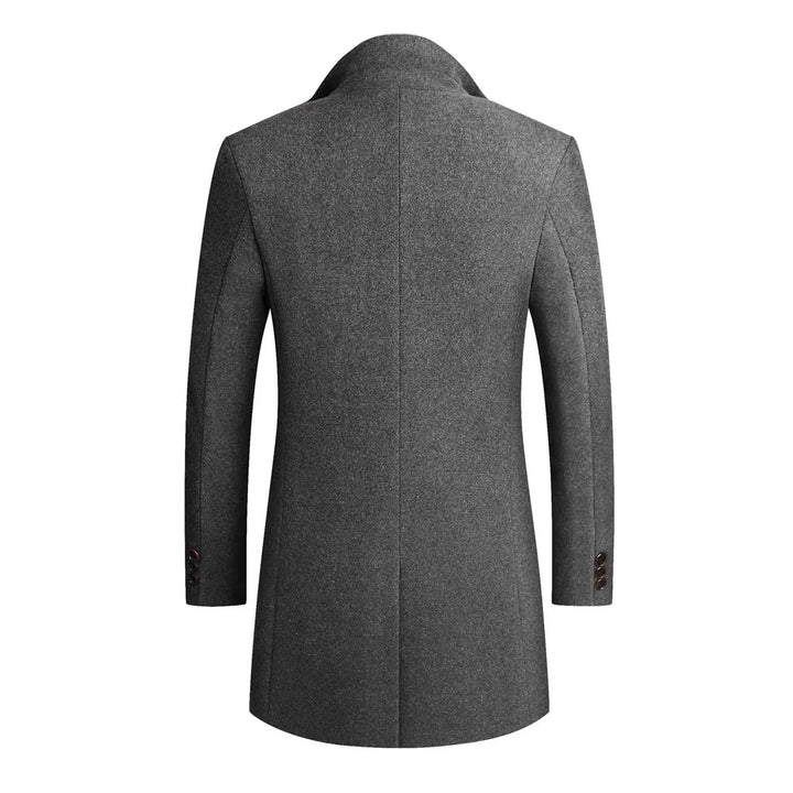 Elegant men's trench coat, tailored for business attire & formal events. Stylish fall & winter outerwear.