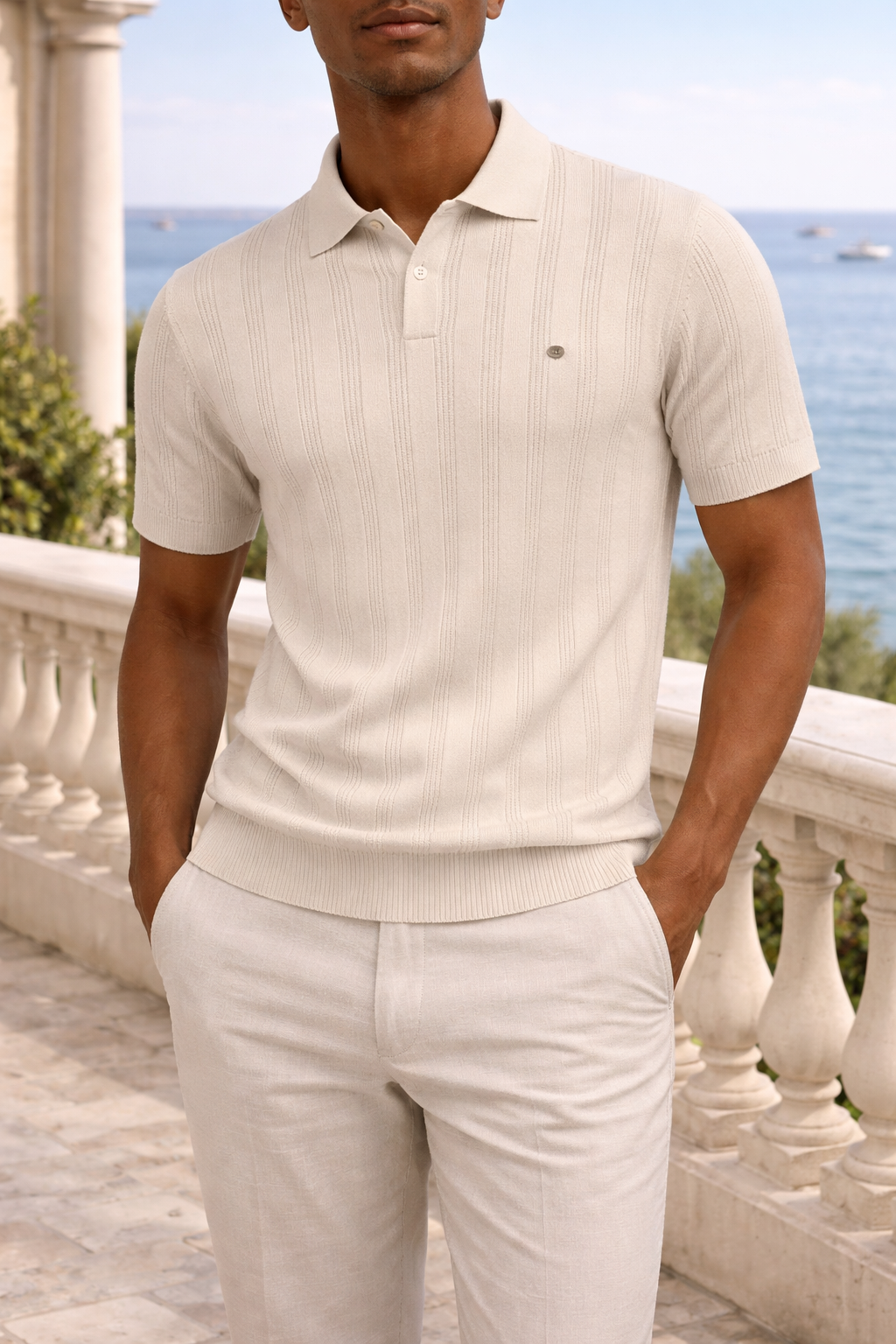 Stylish men's smart casual polo shirt, short sleeve, ideal for a refined yet comfortable look.