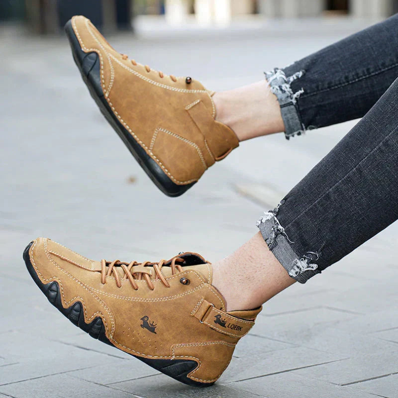 Men's ultra-light barefoot feel driving shoes with flexible sole for comfort & grip. Perfect for spring/summer.